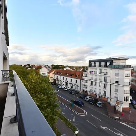 Appartement Elegant With Balcony Near Paris & Tgv
